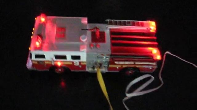 ENGINE 9 - 1/18 SCALE SEAGRAVE FIRE ENGINE TOY FIRE TRUCK WITH CUSTOM MADE LED LIGHTBAR смотреть онлайн