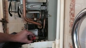 Газовый котёл Vaillant Почему нет напора при производстве горячей воды ГВС