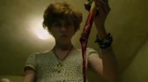 Кровь и голоса из раковины.Пеннивайз пугает Беверли.Оно.2017.