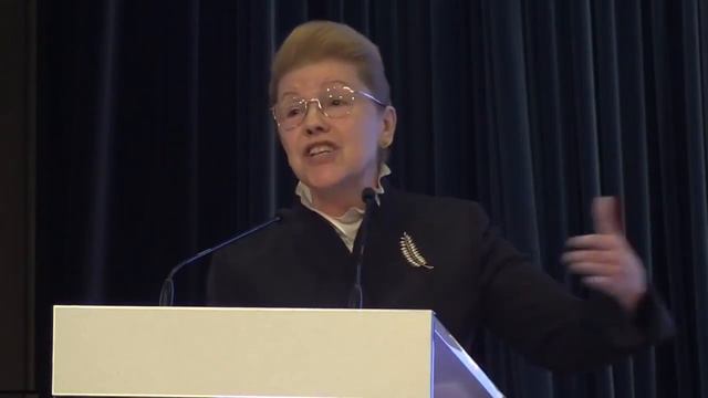 Сенатор Мизулина Е. Б.: Запрет – это свобода, Права – это несвобода смотреть онлайн