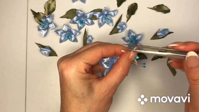 МК Ободок с колокольчиками канзаши ??. DIY Headband with kanzashi flowers ?. Flores de la fita смотреть онлайн