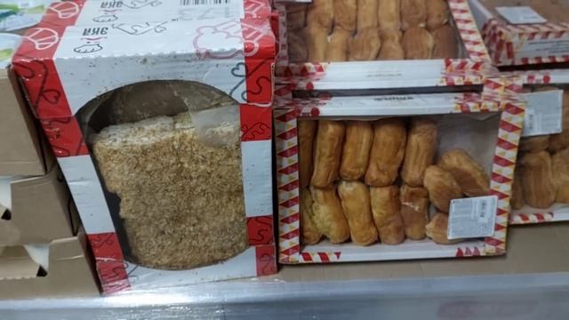 ?СВЕТОФОР?ЛЮДЕЙ БОЛЬШЕ,ЧЕМ ТОВАРА‼️Метут ВСЁ подряд?Привезли продукты,остатки посуды,одежда и обувь смотреть онлайн