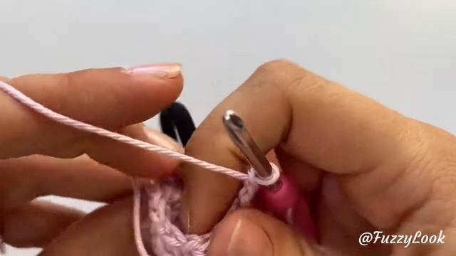 Резинка для волос крючком Пончик/Легко и просто/Вязание для начинающих/Crochet scrunchie/DIY смотреть онлайн