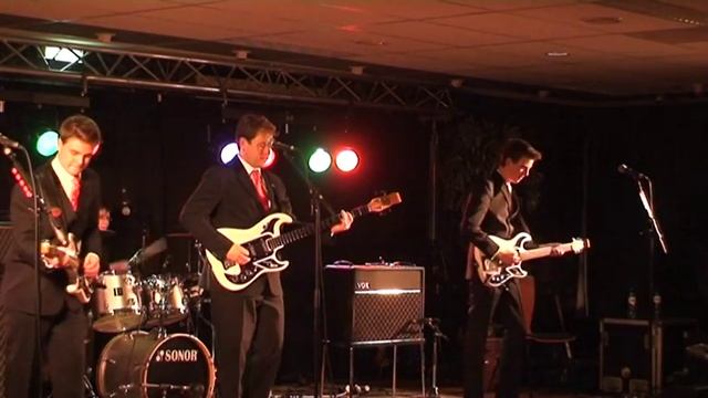 The Foot tappers time is tight смотреть онлайн