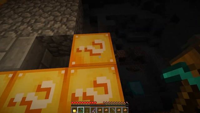 НАШЛА ПЕЩЕРУ ИЗ ЛАКИ БЛОКОВ В МАЙНКРАФТ смотреть онлайн