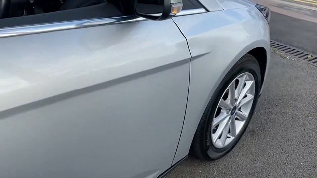 FORD FOCUS 1.0 TITANIUM 5d 100 BHP [NAVIGATION/DAB/BLUETOOTH] смотреть онлайн