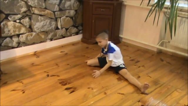 Как сесть на поперечный шпагат за 10 минут / How to do the SIDE SPLITS in 10 minutes. Gymnastics. смотреть онлайн