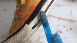 САМЫЙ ДЕЙСТВЕННЫЙ ОТБЕЛИВАТЕЛЬ   ПОЖЕЛТЕВШЕЙ ПОДОШВЫ