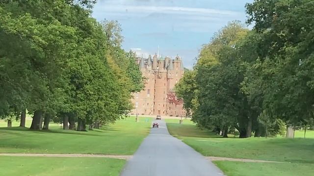 Glamis Castle home of the Queen’s mother. смотреть онлайн