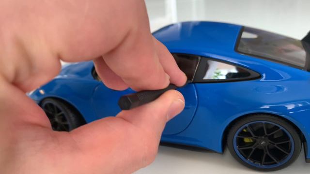 Обзор модели Porsche 911 GT3 в 1:18 от Maisto смотреть онлайн