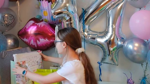 МОИ ПОДАРКИ НА ДЕНЬ РОЖДЕНИЯ //14 лет смотреть онлайн