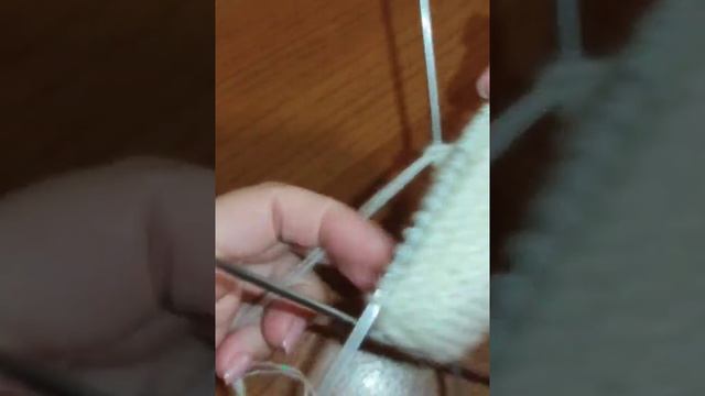 Вяжем снеговика спицами. Проще некуда! Часть 2. Ботиночки+ручки. смотреть онлайн