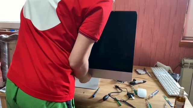 iMac 27 5k Late 2015 Полосы на экране смотреть онлайн