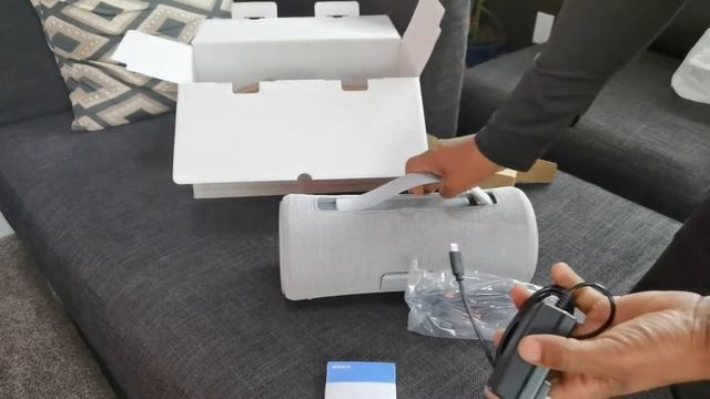 Unboxing: Sony XG300 Bluetooth Speaker смотреть онлайн