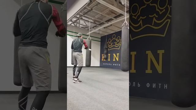 Работа с мячиком на резине в боксе.Fight ball