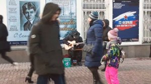 Арбат, улица, музыкант- Гитарист Олег Капустин