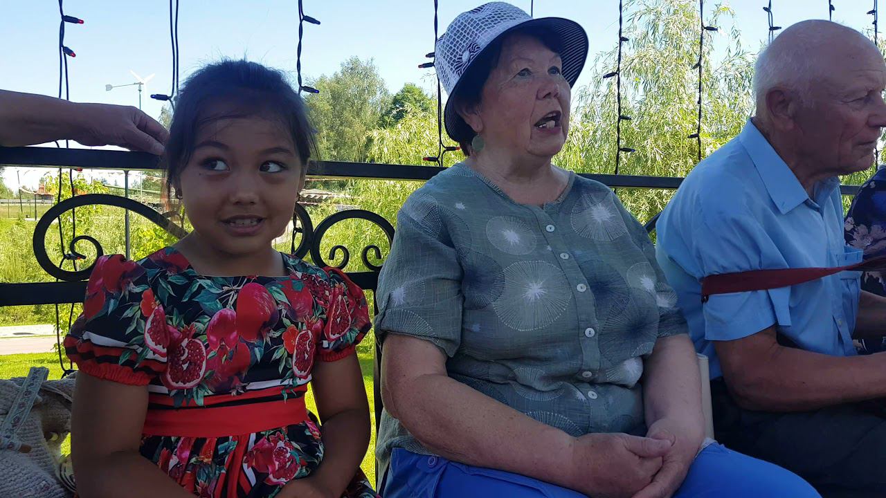 Гуляем с ребенком в парке Шаховская смотреть онлайн