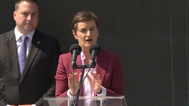 Novi Sad, Ana Brnabic premijerka Srbije, o kasnjenju u izgradnji смотреть онлайн