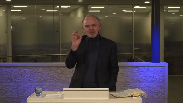 ds. Henk Poot over 'Van achter naar voren - zo lees je de Romeinenbrief' смотреть онлайн