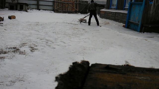 ДЕРЕВЕНСКИЙ ПАРЕНЬ, БУДНИ смотреть онлайн