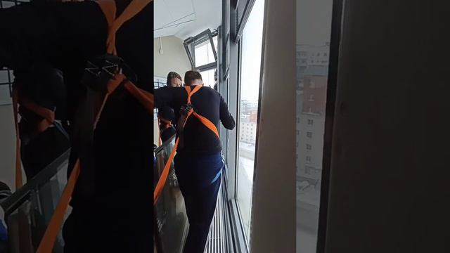 Процесс замены фасадного стеклопакета на 8 этаже подробное описание Часть 2 #заменастеклопакета