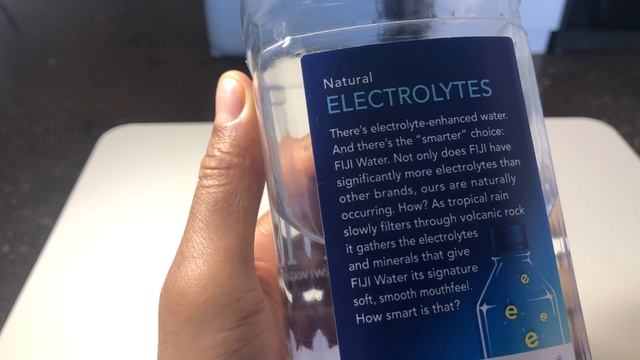 Fiji Water Review смотреть онлайн