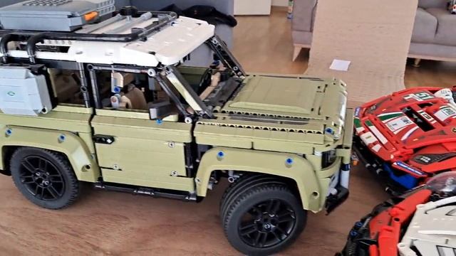 LEGO Collection: Land Rover, Porsche and Ferrari смотреть онлайн