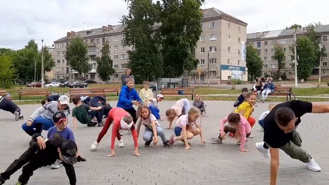 Танец флешмоб 2021 в танцевальном лагере смотреть онлайн