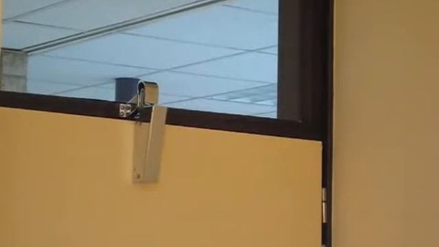 Дверной фиксатор смотреть онлайн