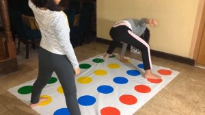 TWISTER GAME CHALLENGE KIDS EDITION | SISTERS | #MiyukiAndMichiko