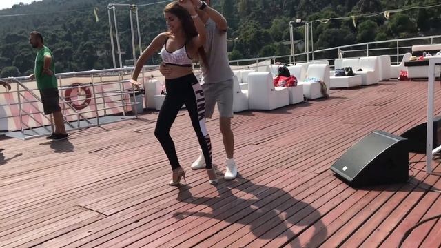 Stuni & Yoanna - Bosphorus Dance Festival 2017 | Bachata Sensual Workshop - Felices los 4 смотреть онлайн