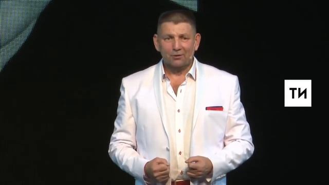 Раил Садриев Әнгам Атнабаевның "Өмет" шигырен укый смотреть онлайн