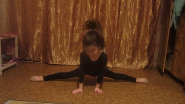 София занимается гимнастикой смотреть онлайн