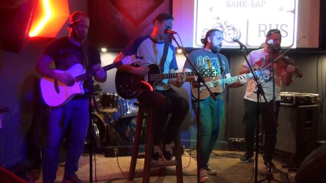 Plotnik & Гитарин - Не помогает смотреть онлайн