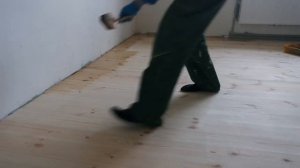 Чем покрыть деревянный пол?