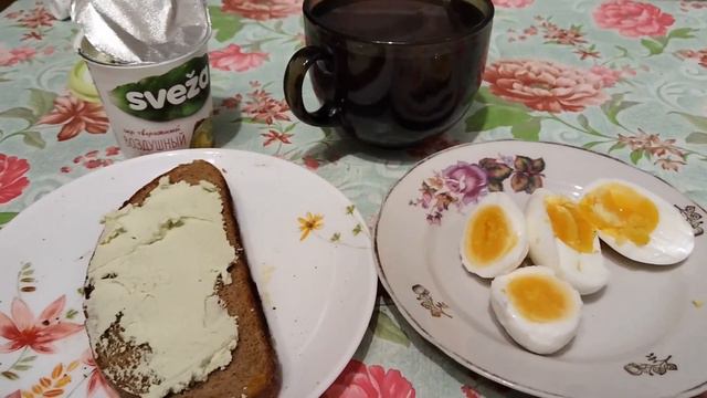 На завтрак яйца и творожный сыр с авокадо🥑🥚🥚. смотреть онлайн