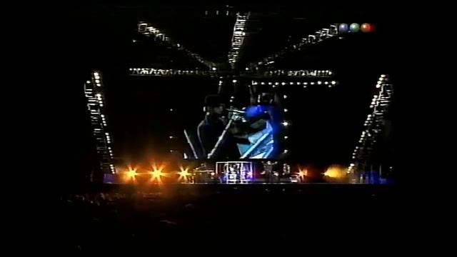 Bee Gees - Tragedy (Live In Berlin 1991/Live In Argentina 1998/Live In Oakland 1979) (VIDEO) смотреть онлайн