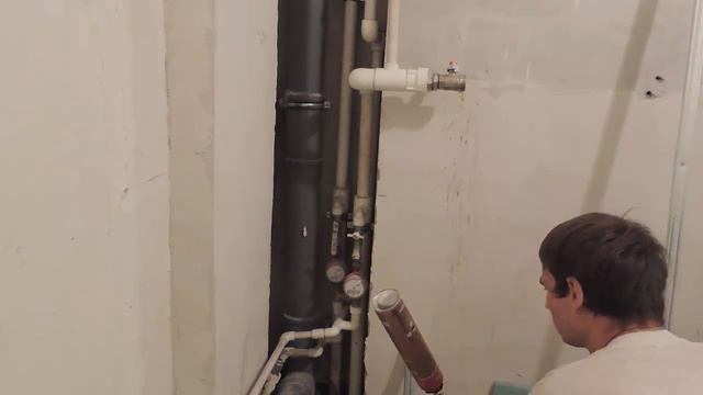 Как сделать канализацию, полипропилен и короб из гипсокартона в совмещенном санузле. Часть 2 смотреть онлайн