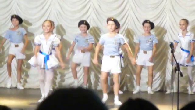 Морячка Илья в массовке анс.Калейдоскоп смотреть онлайн