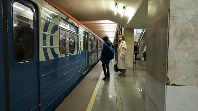 Последний день работы участка Автозаводская-Орехово перед его закрытием на пол года, Вечерний поток смотреть онлайн