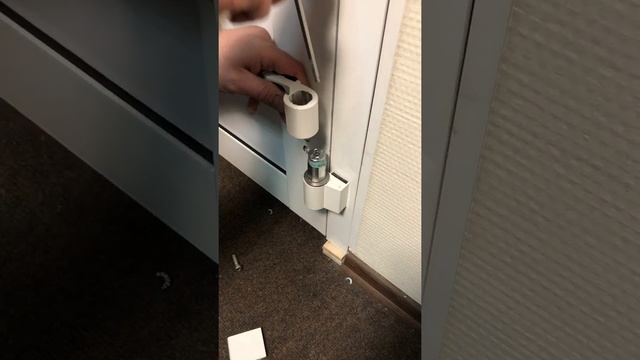 Снятие-установка петли СТН-2432.00 с пружиной смотреть онлайн