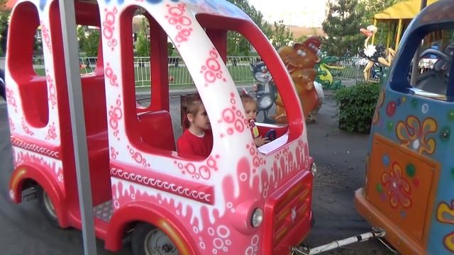 ВЛОГ Лёша в шоке от моего цвета волос ! День семьи и много шариков в небе! смотреть онлайн