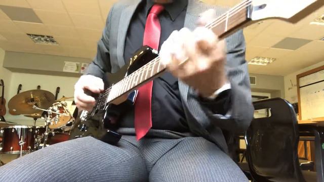 Yamaha ERG121 Electric Guitar Demo Strat style Fender like budget guitar Roland Cube 80x Review Dem смотреть онлайн