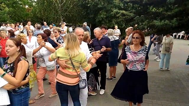 Танцы на Приморском бульваре - Севастополь - 04.08.19 - День Железнодорожника - Певец Сергей Соков смотреть онлайн