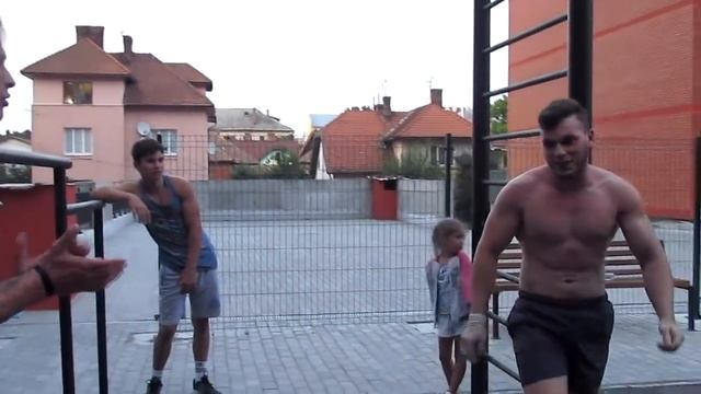 ЭТО ЛУЧШАЯ СИЛОВАЯ ВОРКАУТ Тренировка СРЕДНИХ И СЛОЖНЫХ Элементов На Турнике И Брусьях ★ смотреть онлайн