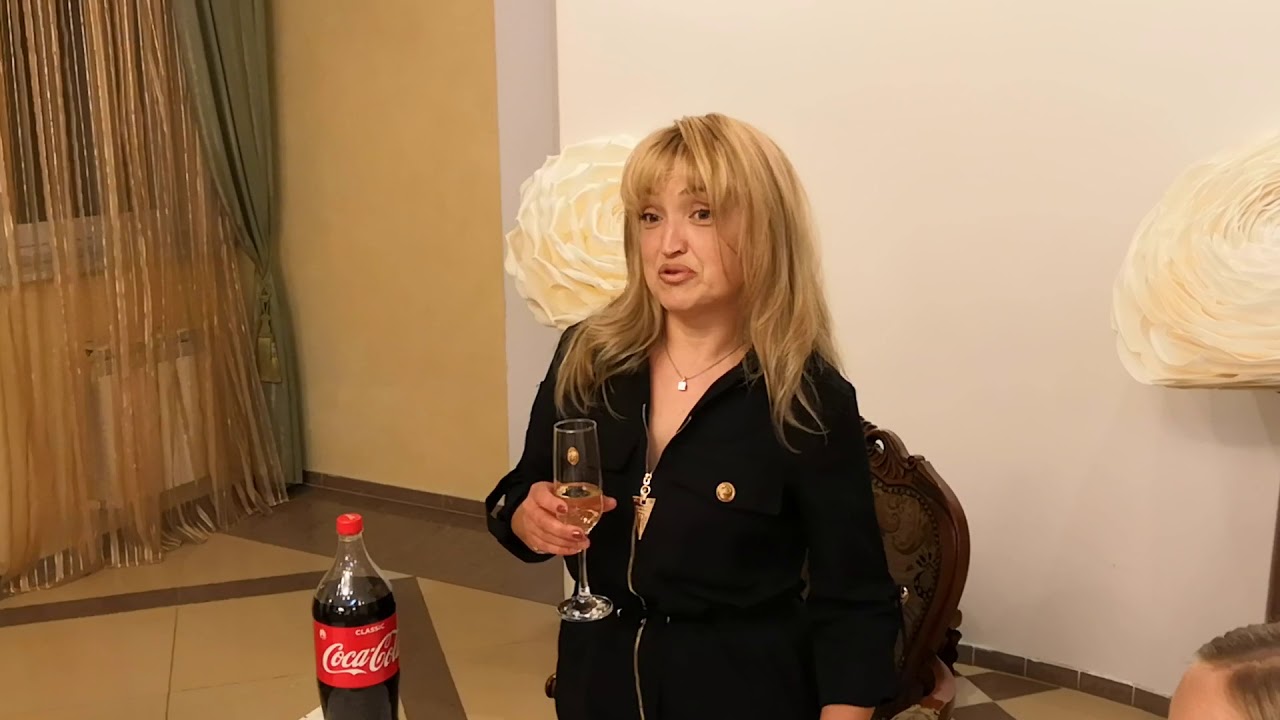 Слабые ищут оправдание, сильные ищут решения и пьют шампанское в Москве. смотреть онлайн