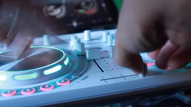 Freestyle Scratch on The Pioneer WeGo2 (Masta Hanksta) смотреть онлайн