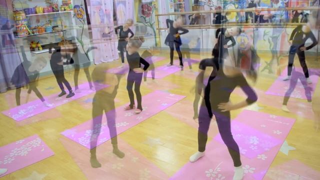Художественная гимнастика старшая группа зал на улице Солдата Корзуна смотреть онлайн