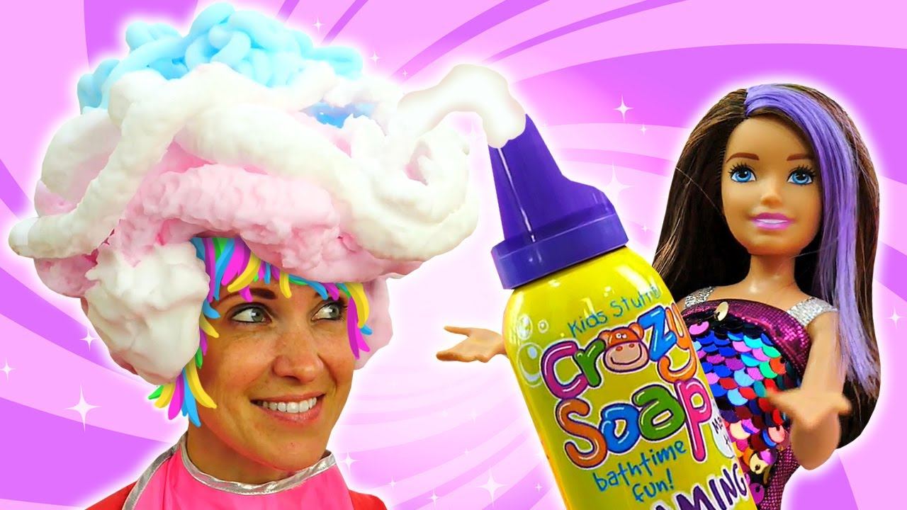 Барби красит Машу Капуки - Игры для девочек в салон красоты - Видео с Барби и Литл пони Флаттершай смотреть онлайн