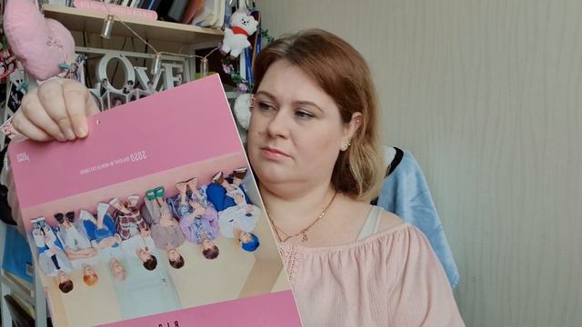 МЕРЧ BTS POP UP STORE, РАСПАКОВКА И ОБЗОР МЕРЧ БТС, РАСПАКОВКА ПОКУПОК ИЗ МГАЗИНА БТС смотреть онлайн